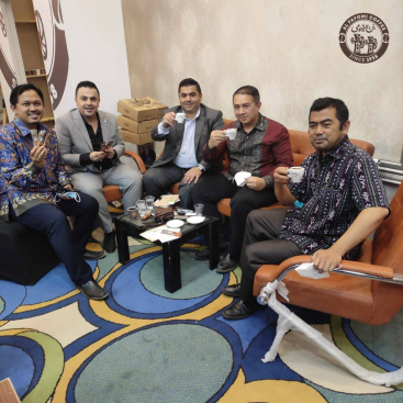 Alfayomicoffee is the official sponsor of
Coffeefestival 2021
In the presence of the Ambassador of Indonesia